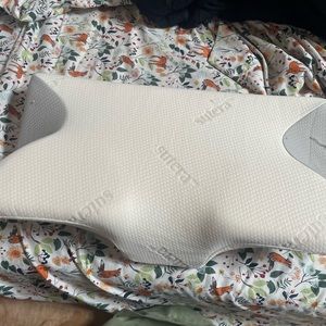 Sutera neck support pillow